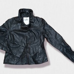 Hollister. Faux Leather Zipup Jacket. Black. L